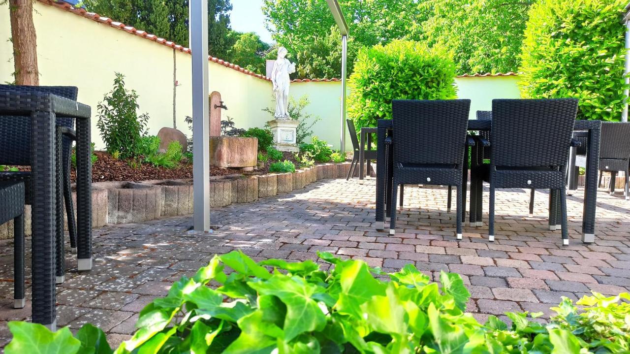 Hotel Speeter Weisenheim am Berg Eksteriør bilde