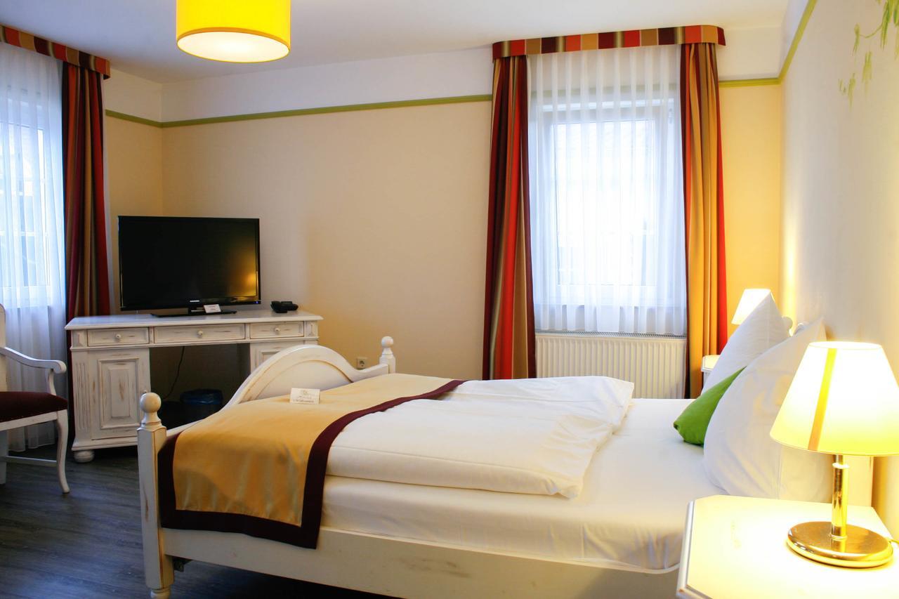 Hotel Speeter Weisenheim am Berg Eksteriør bilde